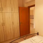 Tsoutsis شقة