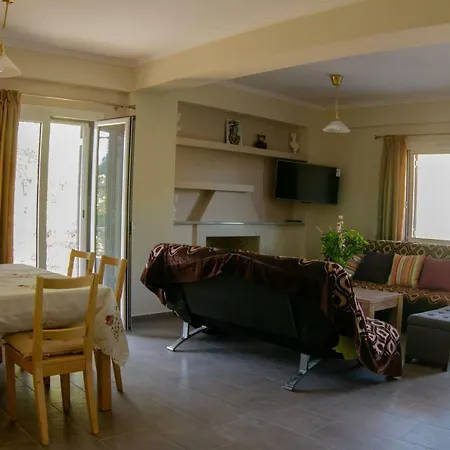 Tsoutsis Apartment